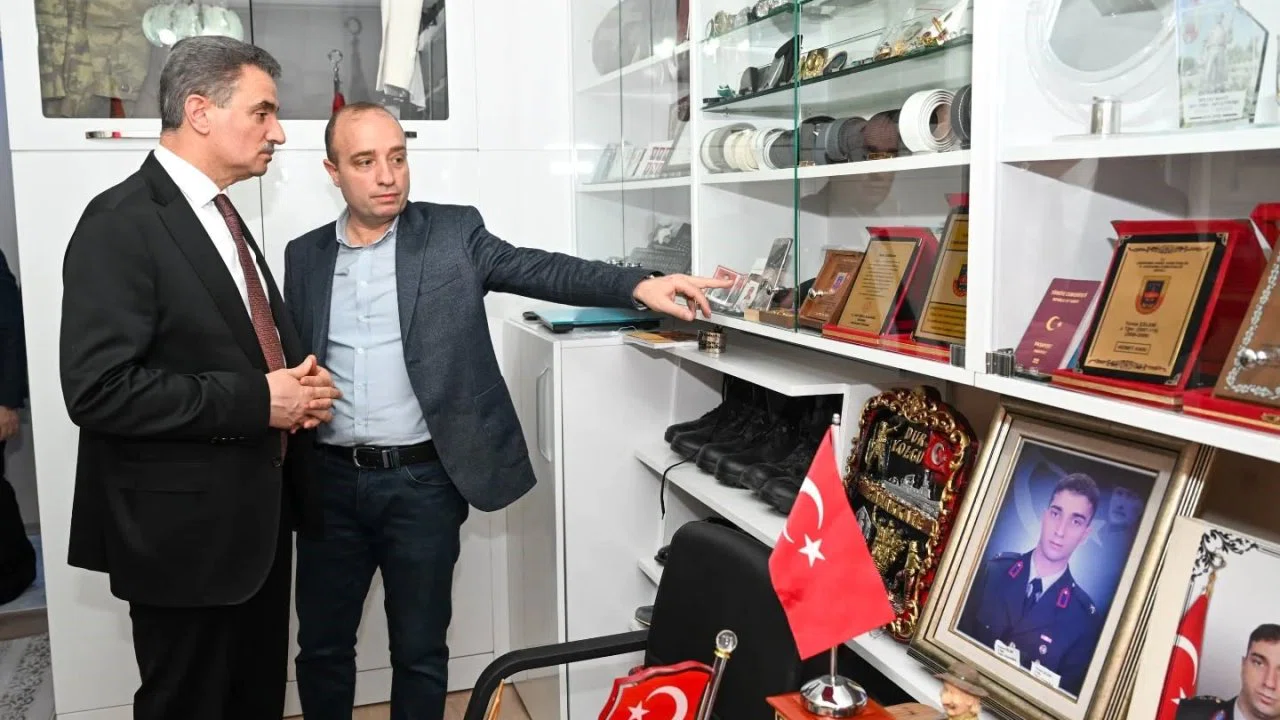 Şehit ailesine bayram ziyareti