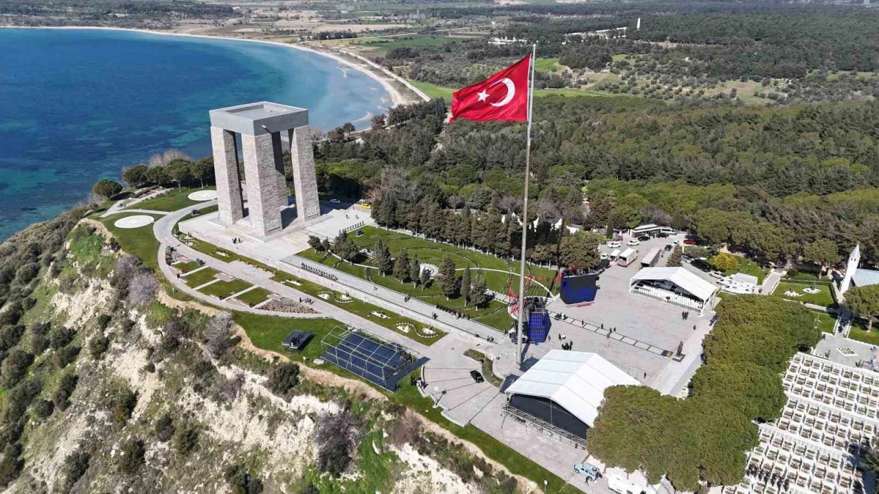 Şehitler Abidesi’nde 18 Mart tören hazırlıkları devam ediyor