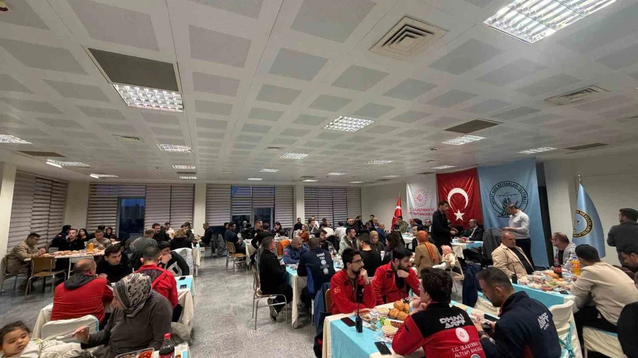 Şırnak Şerafettin Elçi Havalimanı personeli iftar sofrasında buluştu