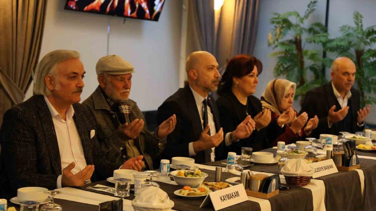 Söke’de protokol huzurevi sakinleriyle iftar sofrasında buluştu