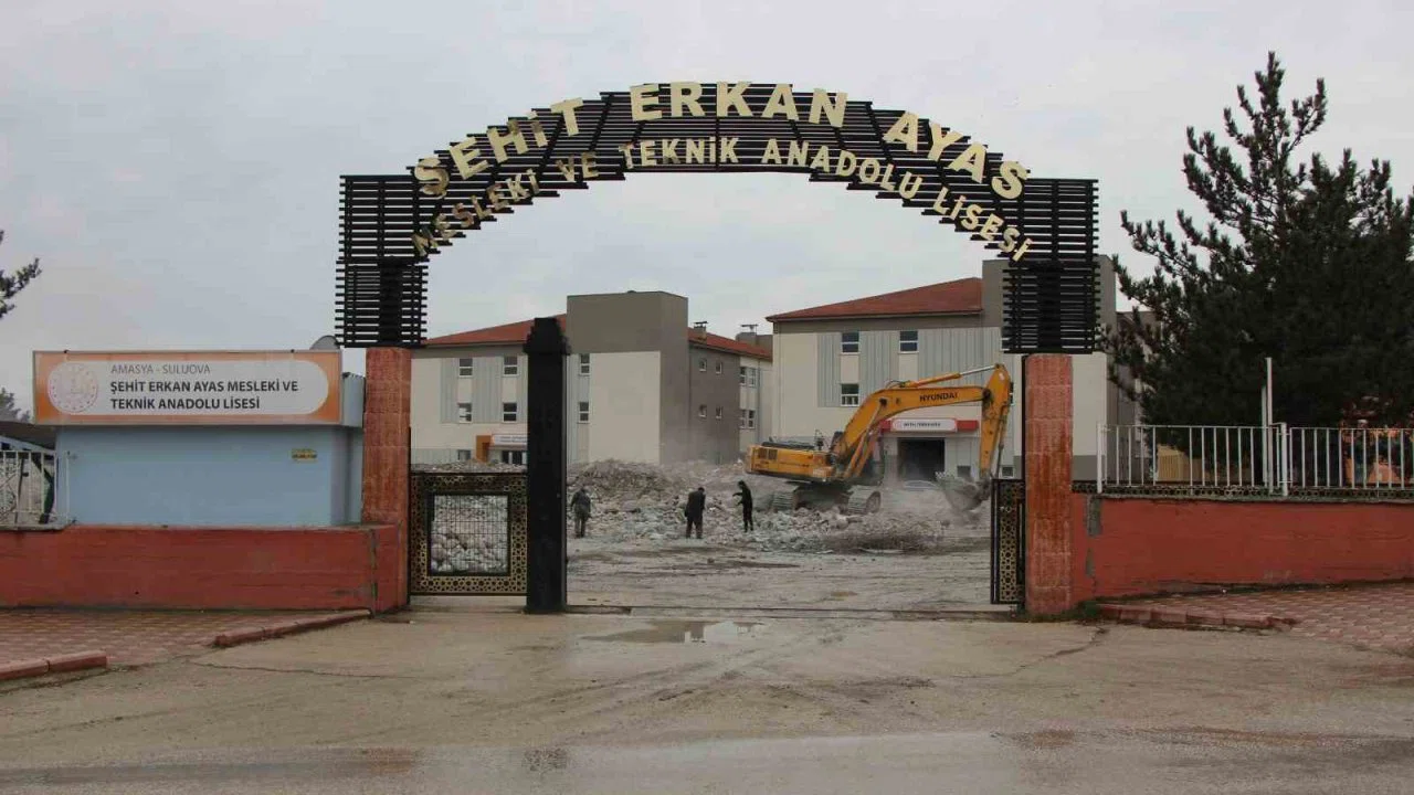 Suluova’da 40 yıllık okulun yerine mesleki eğitim üssü yapılıyor