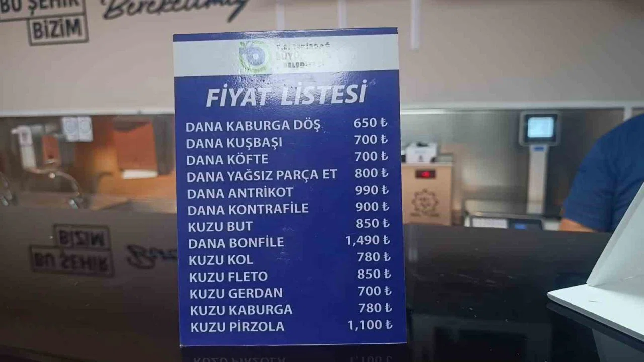 Tekirdağ’da bayram alışverişi kuyruğu: Ucuz ete metrelerce sıra oluştu