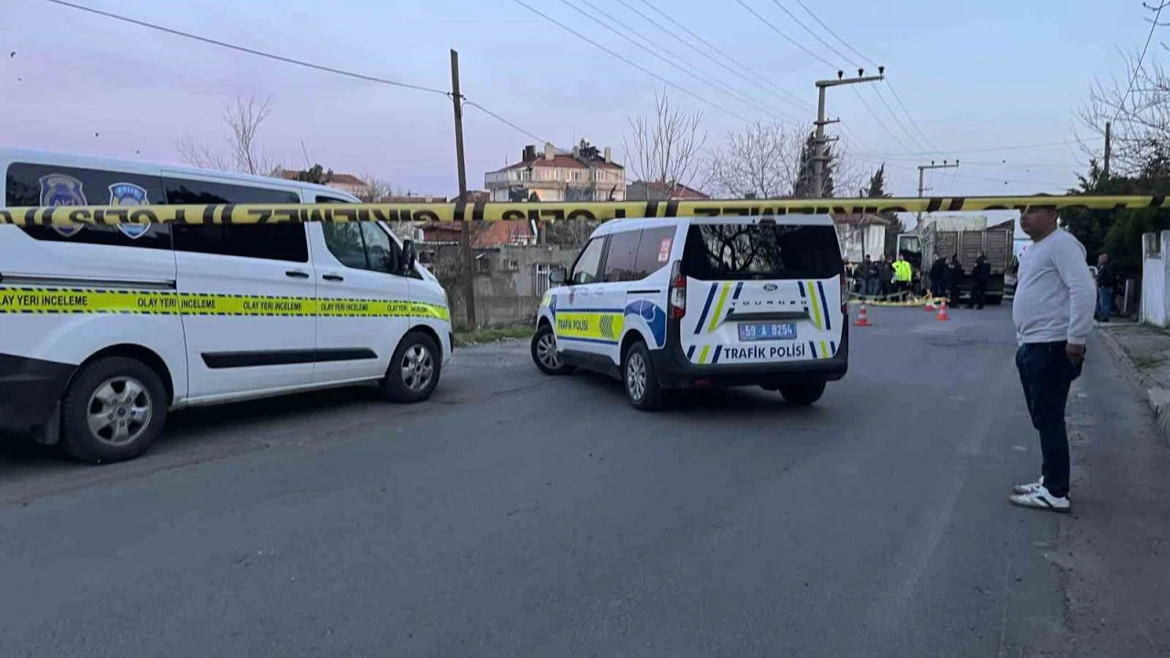 Tekirdağ’da feci kaza: Çöp toplayan kadın kamyonun altında can verdi