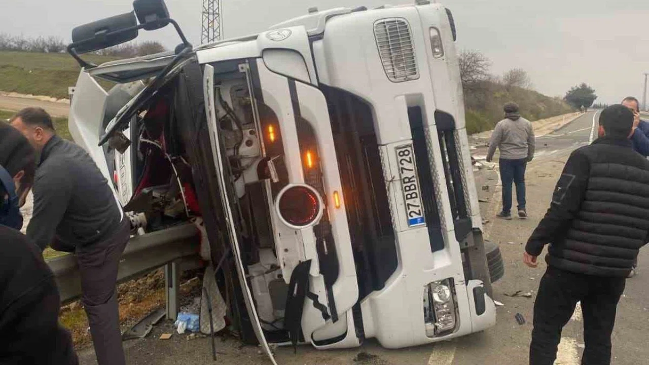 Tekirdağ’da feci kaza: Tır şoförü hayatını kaybetti