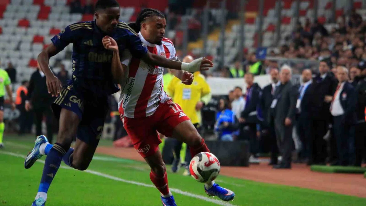 Trendyol Süper Lig: Antalyaspor: 2 - Fenerbahçe: 2 (Maç sonucu)