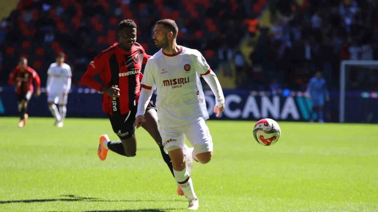 Trendyol Süper Lig: Gaziantep FK: 0 - Fatih Karagümrük: 0 (İlk yarı)