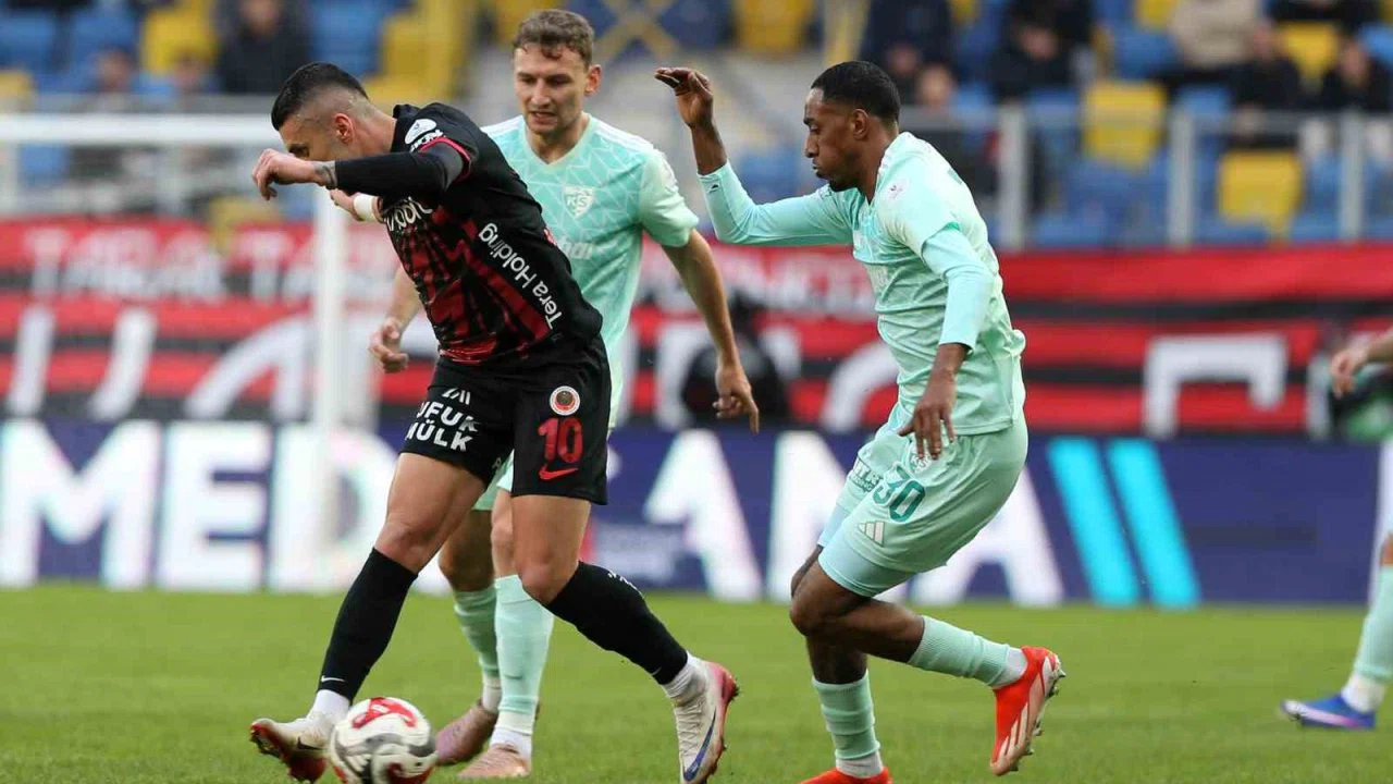Trendyol Süper Lig: Gençlerbirliği: 0 - Kayserispor: 0 (İlk yarı)