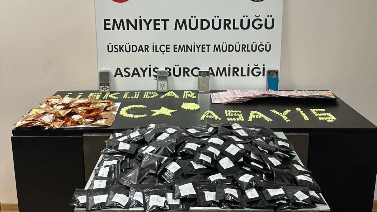 Üsküdar’da uyuşturucu operasyonu: 2 şüpheli kovalamacada kıskıvrak yakalandı