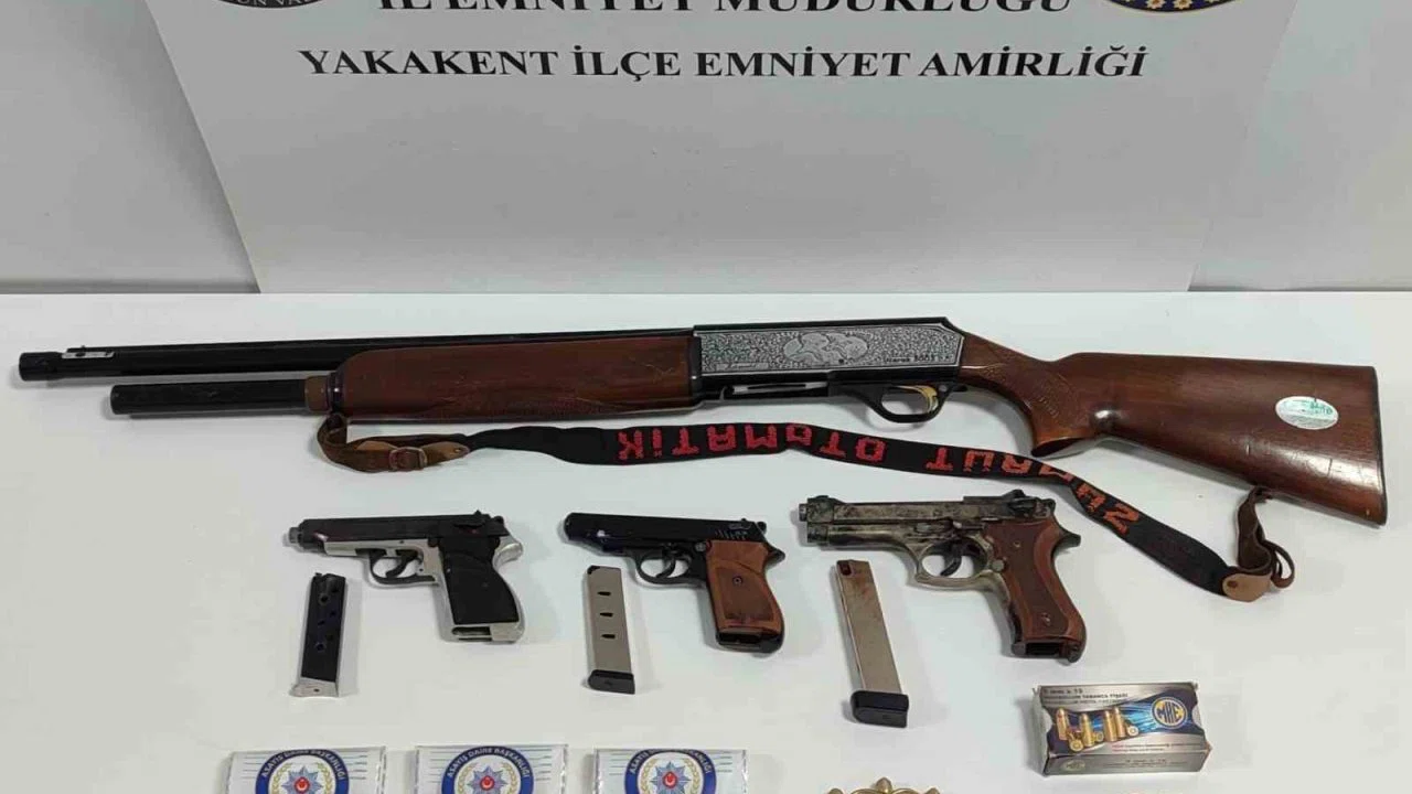 Yakakent’te uyuşturucu ve silah ele geçirildi