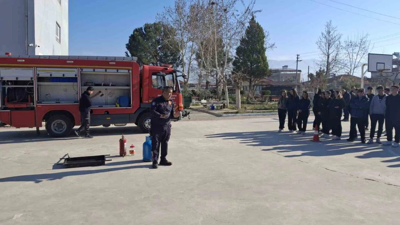 Yangın anı okulda tatbikatla canlandırıldı