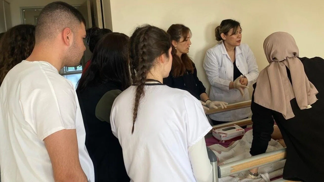 "Yara Bakımı Eğitimi" uygulamalı olarak yapıldı