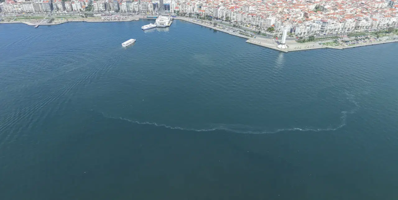 İzmir Körfezi’nde dokuzuncu kez dış kaynaklı kirlilik tespit edildi