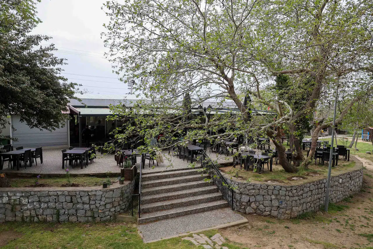 Buca’nın saklı güzelliği: Dere Kafe