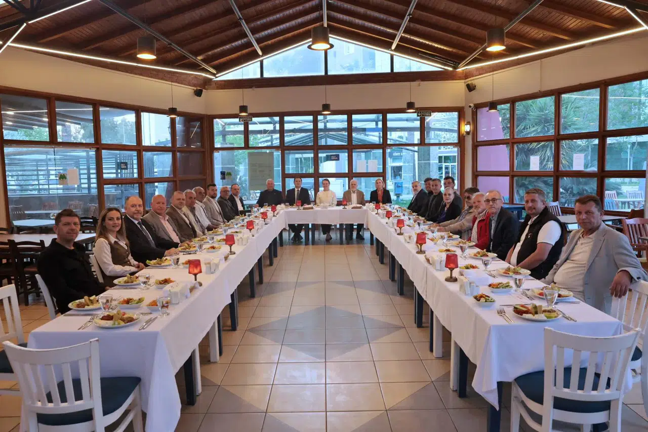 Konak’ta Makedonya rüzgarı esti: Başkan Mutlu, Enes İbrahim ve heyetini ağırladı