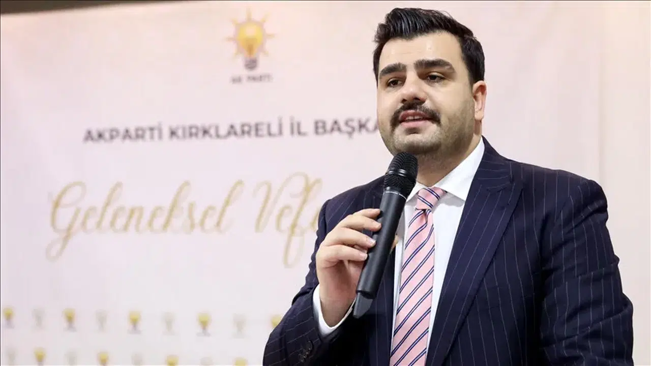 AK Parti'nin genç genel sekreteri anketten zirveyi zorladı