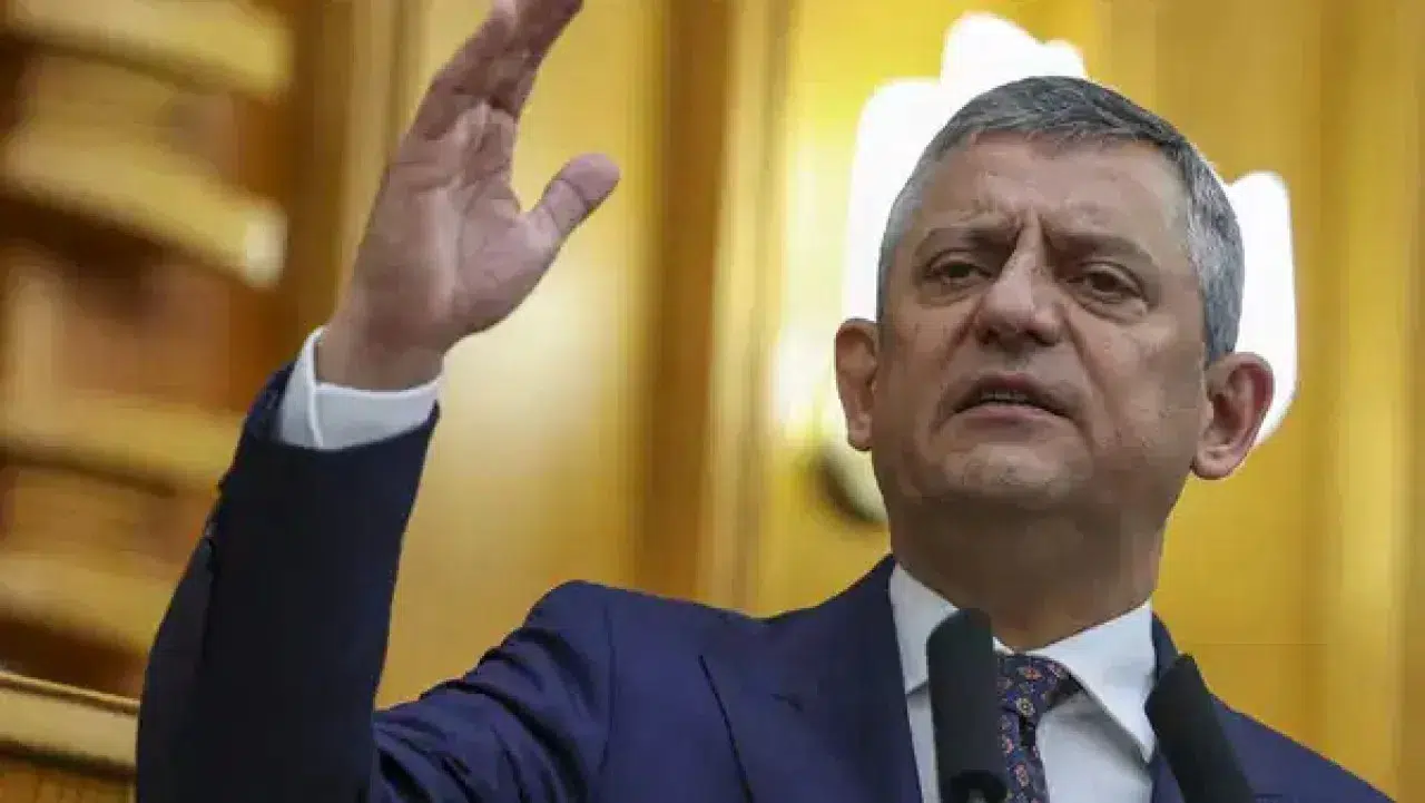 CHP'den kritik hamle: Özgür Özel'in o WhatsApp yazışmaları dosyaya istendi