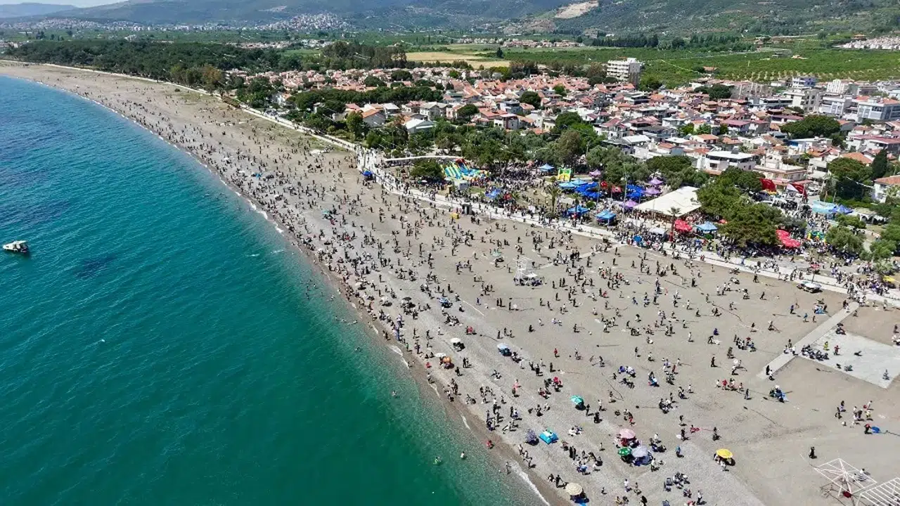 Menderes Uçurtmalarla Rengarenk