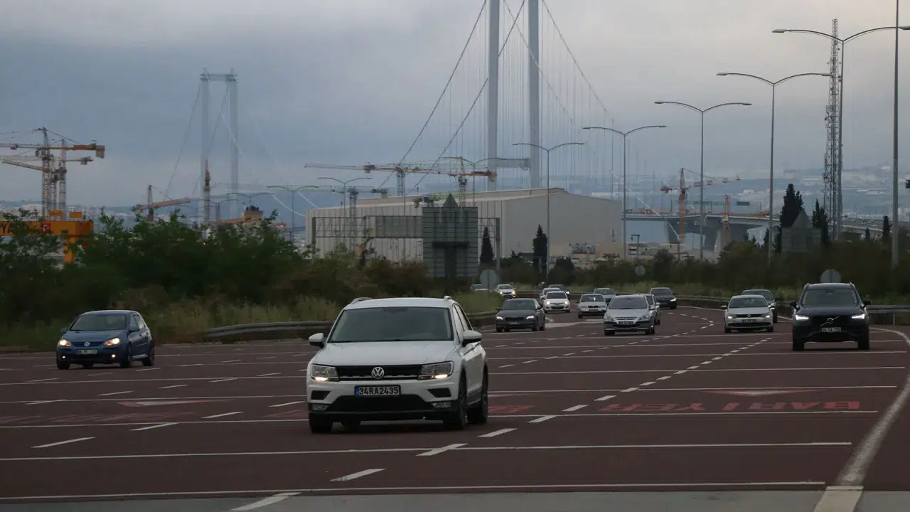 İzmir'e hareketlilik sürüyor bayram göçü başladı, Osmangazi Köprüsü'nde trafik kilitlendi mi?