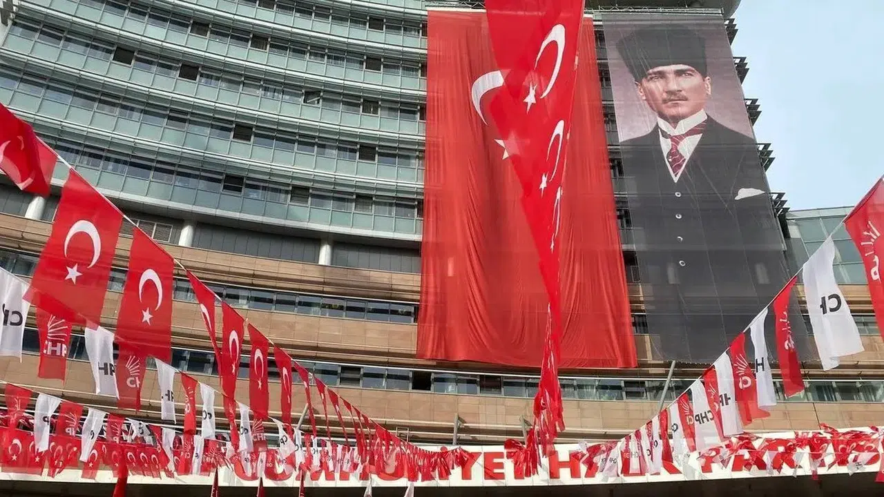 Ankara Bölge Adliye Mahkemesi, CHP'nin 38. olağan kurultayı'nı iptal etti: Özgür Özel görevden alındı, Kemal Kılıçdaroğlu göreve iade edildi