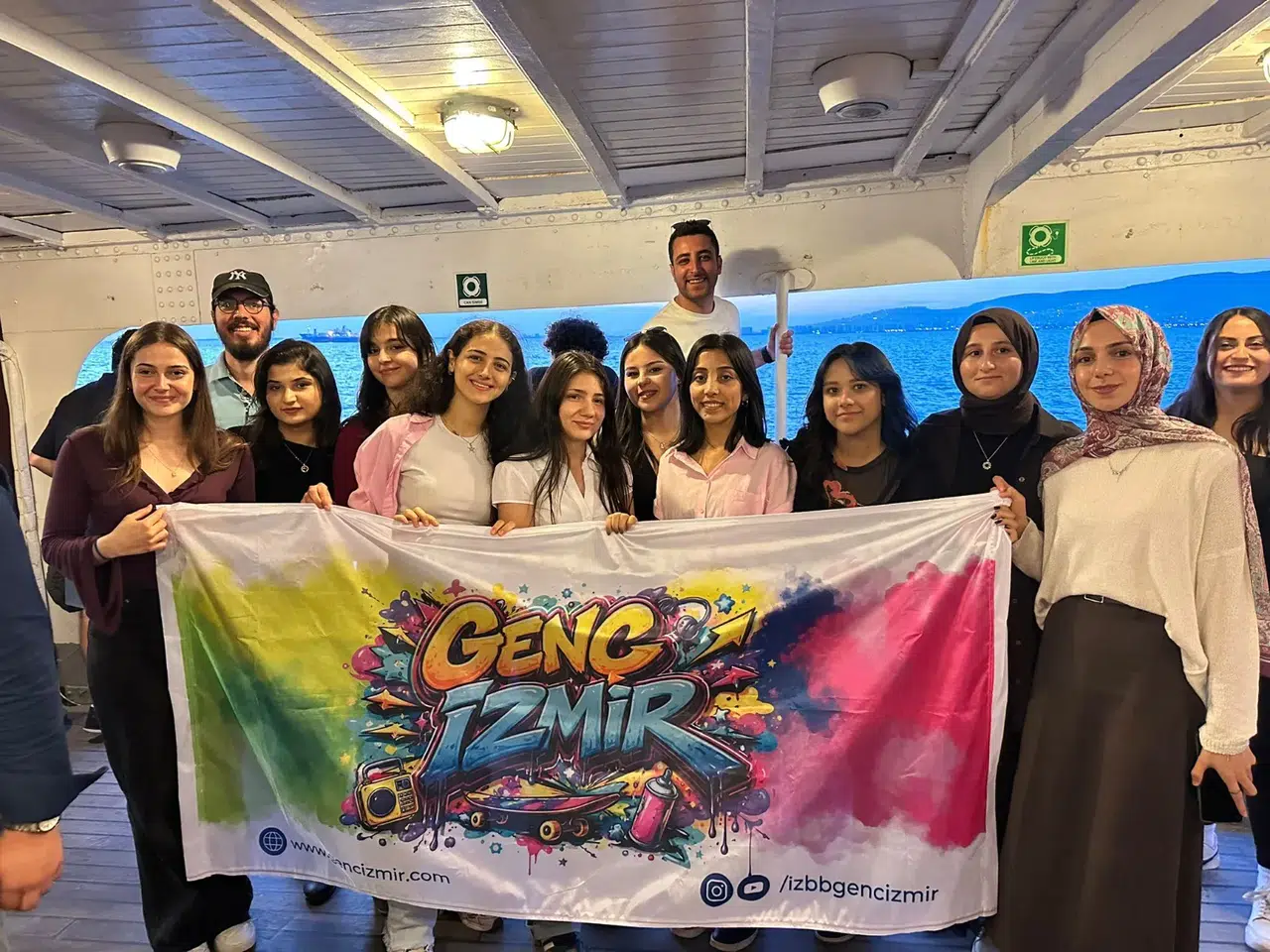 Genç İzmir Gönüllüleri, Bergama Vapuru'nda Buluştu