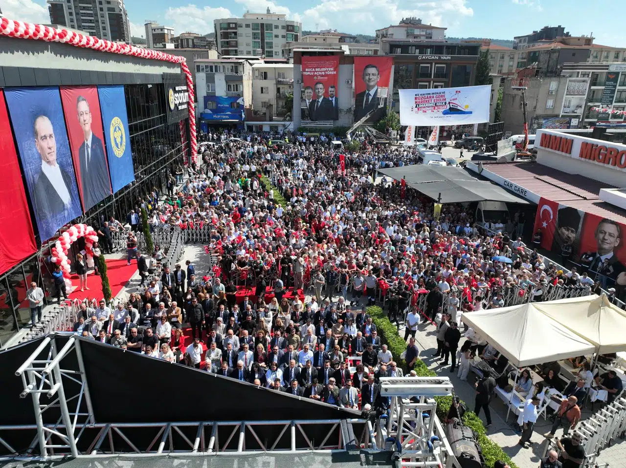 Buca’da Özgür Özel’in katılımıyla 16 vizyon proje hizmete açıldı