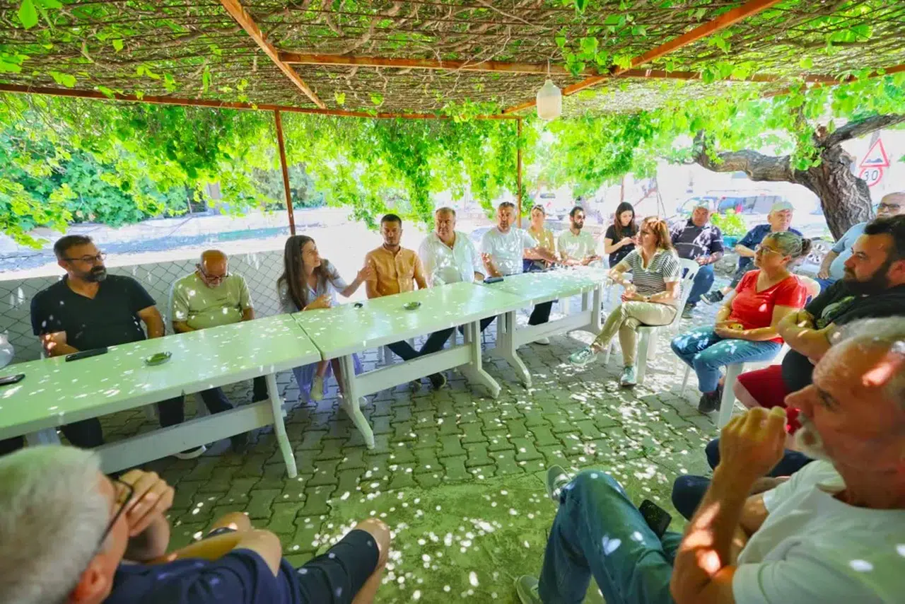 Başkan Denizli Ildır, Germiyan ve Reisdere’de vatandaşlarla bayramlaştı