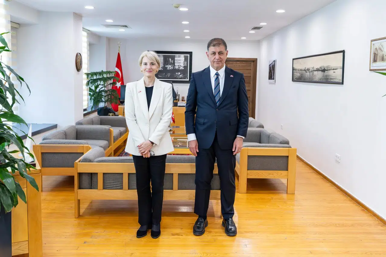 Başkan Tugay, İngiltere Büyükelçisi Morris'i Ağırladı: “Geleceğimizi Güvence Altına Almalıyız”