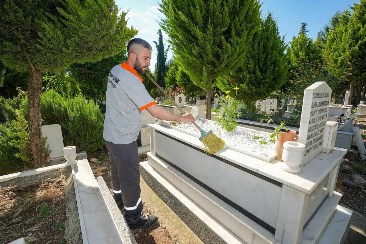 Gaziemir’de Kurban Bayramı temizliği