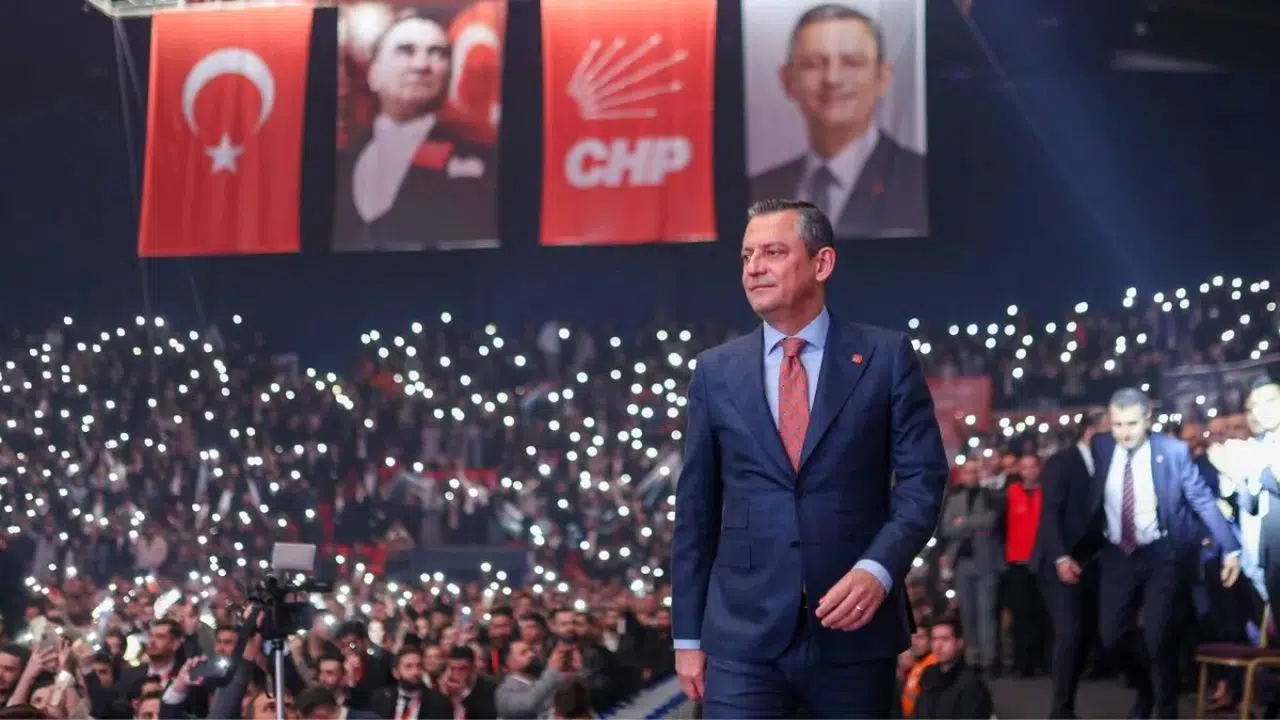CHP'li il belediye başkanlarından Özel'e destek ve kurultay açıklaması