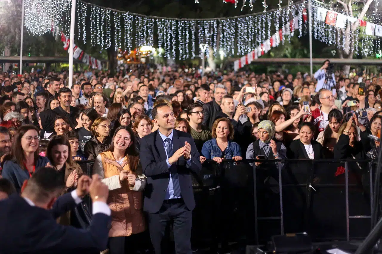 Bornova’da Festival coşkusu Grup İlyada ile başladı