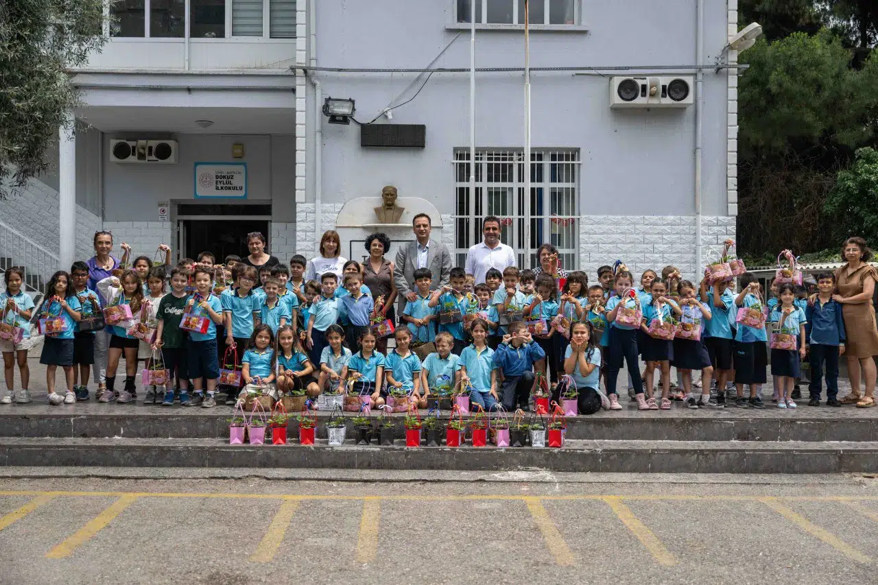 Dokuz Eylül İlköğretim Okulu’nda çilek fidesi sevinci