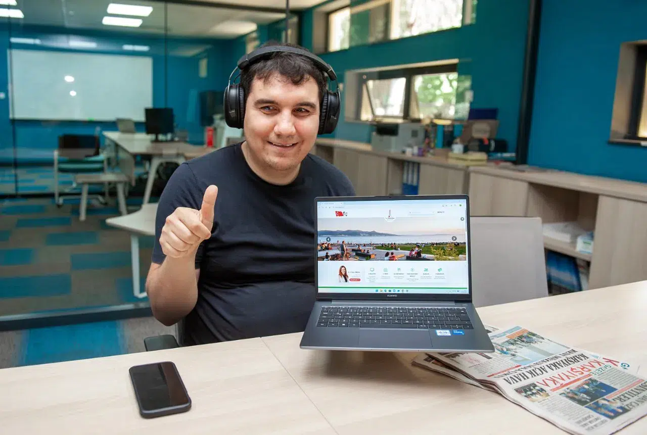 Karşıyaka Belediyesi’nden öncü hizmet: Yapay zeka ile ‘engelsiz’ internet sitesi
