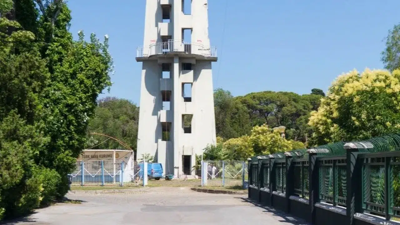 İzmir’in simgesi Paraşüt Kulesi yeniden ayağa kalkıyor