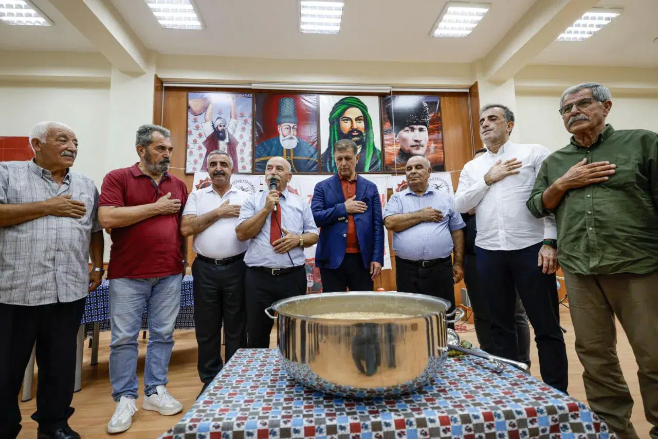 Başkan Tugay, Alevi Bektaşi kültür etkinliğinde dostluk ve iyilik mesajları verdi