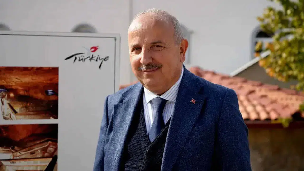 Rüşvetten 5 yıl hapis cezası alan AK Partili başkan görevden alındı