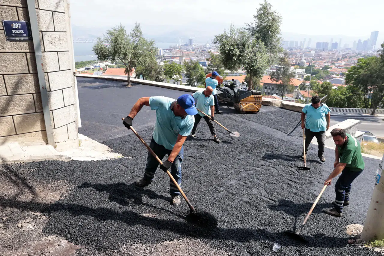 Konak’ta hummalı çalışma: 5 mahallede 24 sokak aynı anda yenileniyor