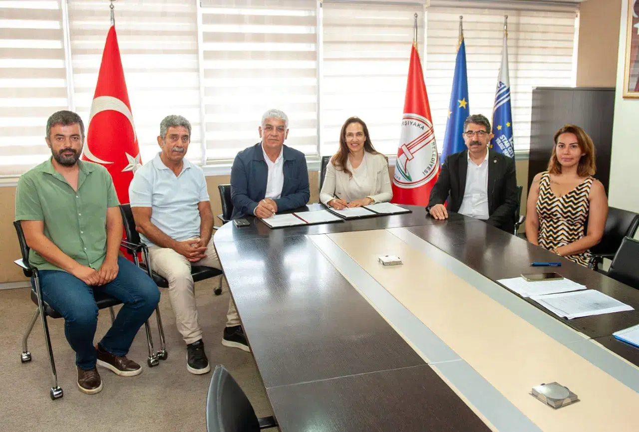 Karşıyaka’da Toplu İş Sözleşmesi’ne imzalar atıldı