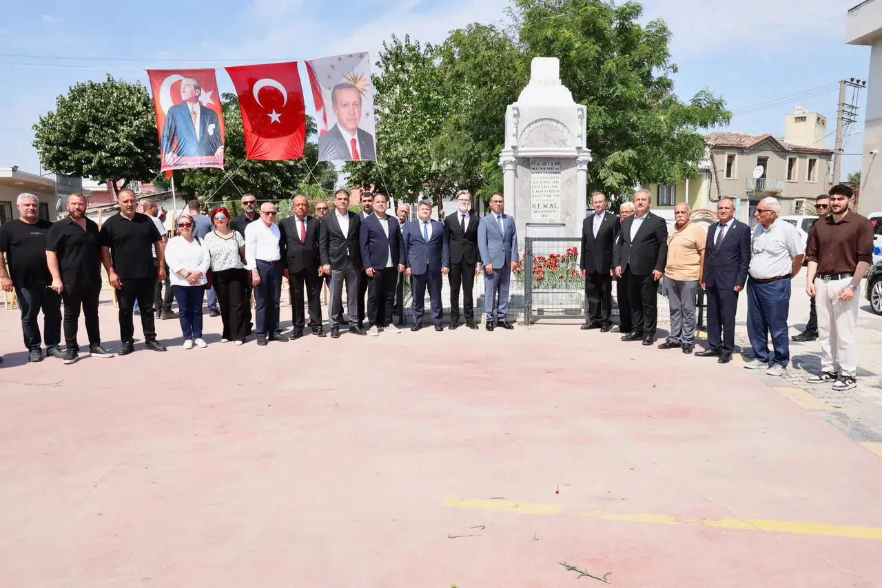 Menemenliler Şehit Kemal Bey'i unutmadı