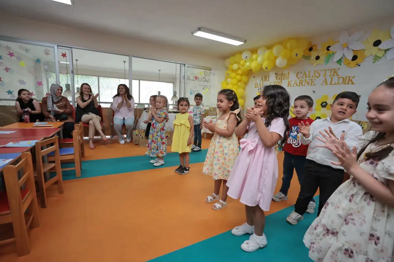 Mutlu Çocuklar’da karne heyecanı