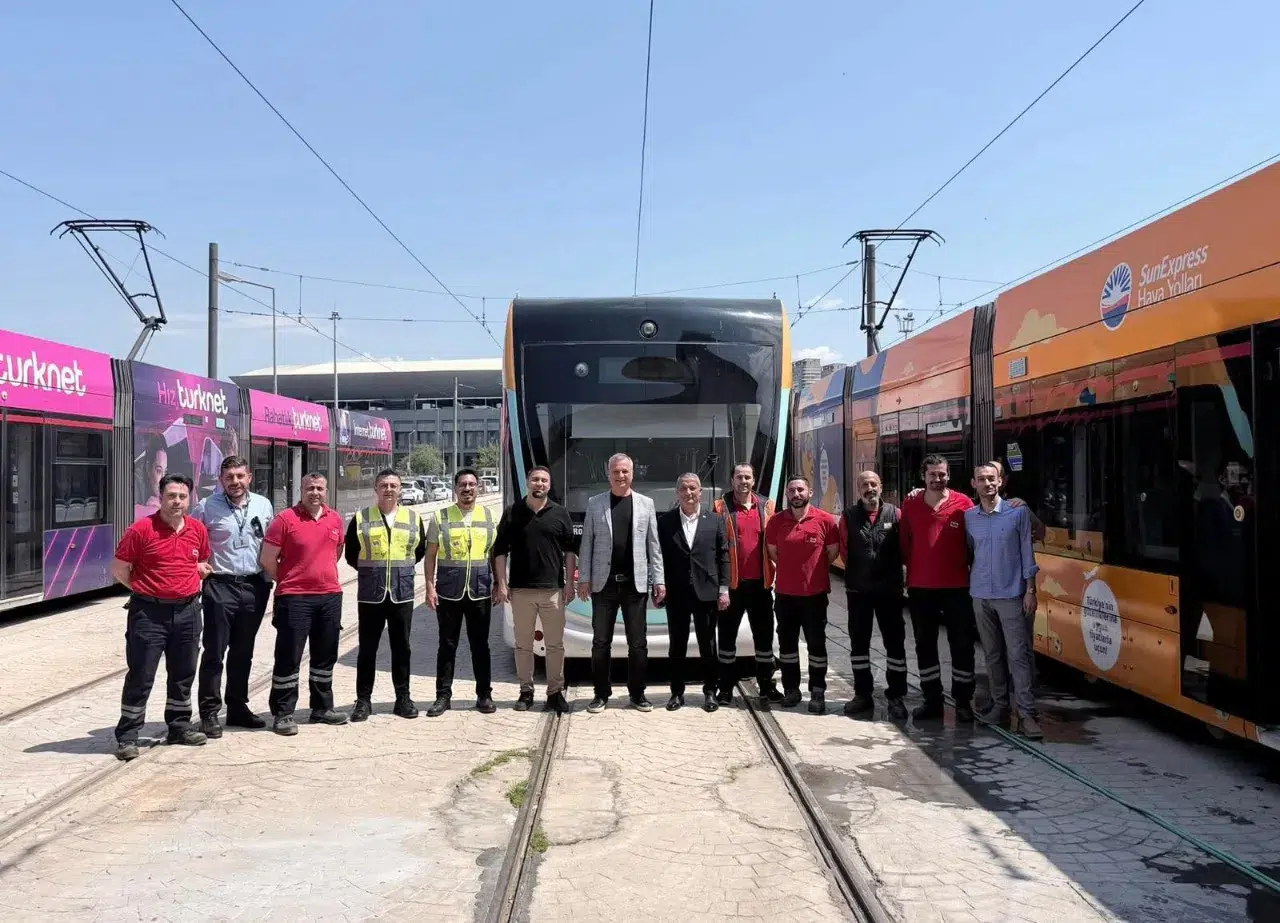 İzmir Metro’nun bilgisi dünyaya ray oldu