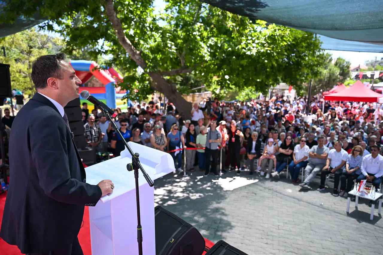 Bornova’da kiraz bereketi coşkuya dönüştü