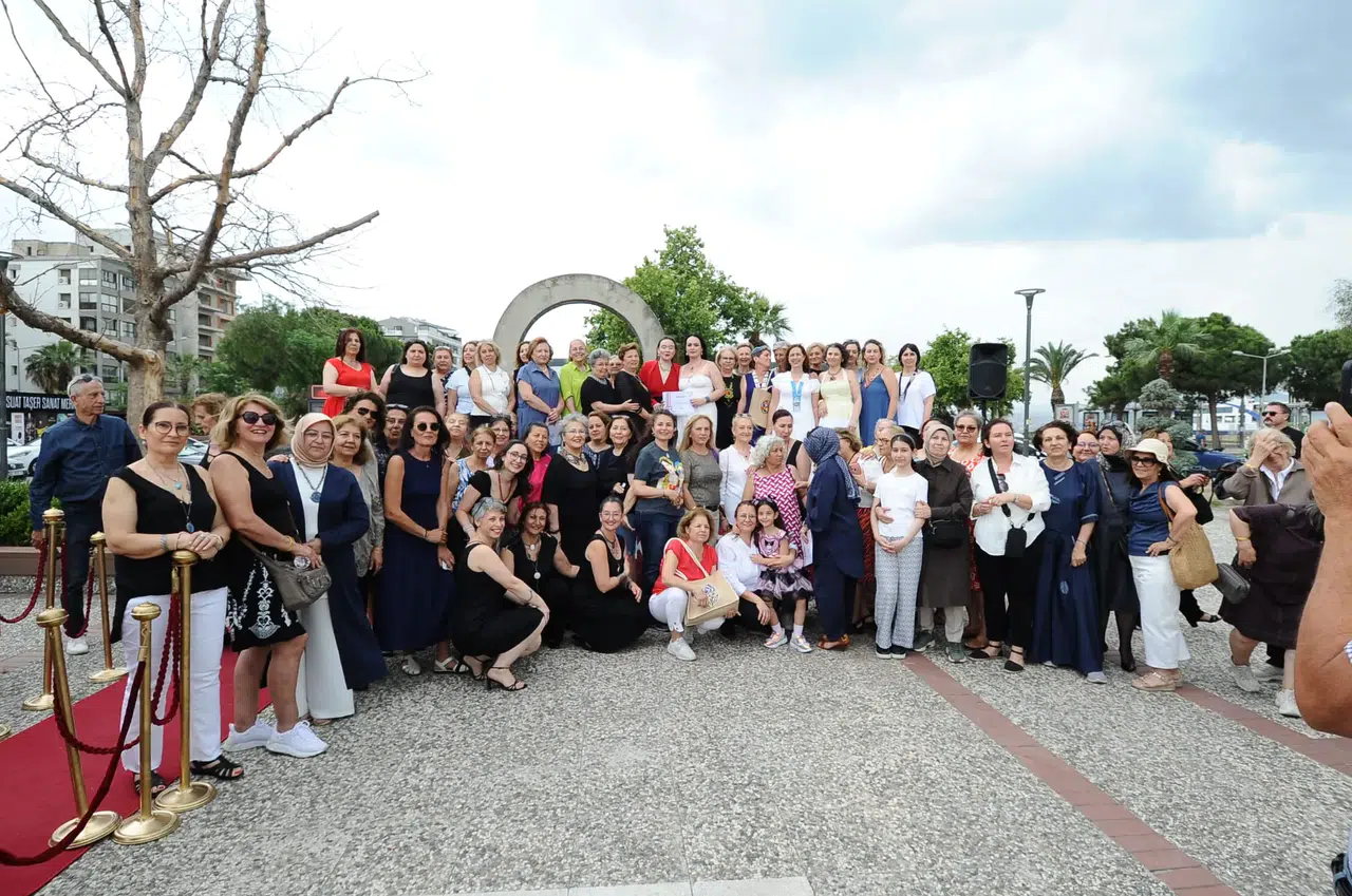 Karşıyaka’nın kurs merkezlerine yıl sonu şenliği