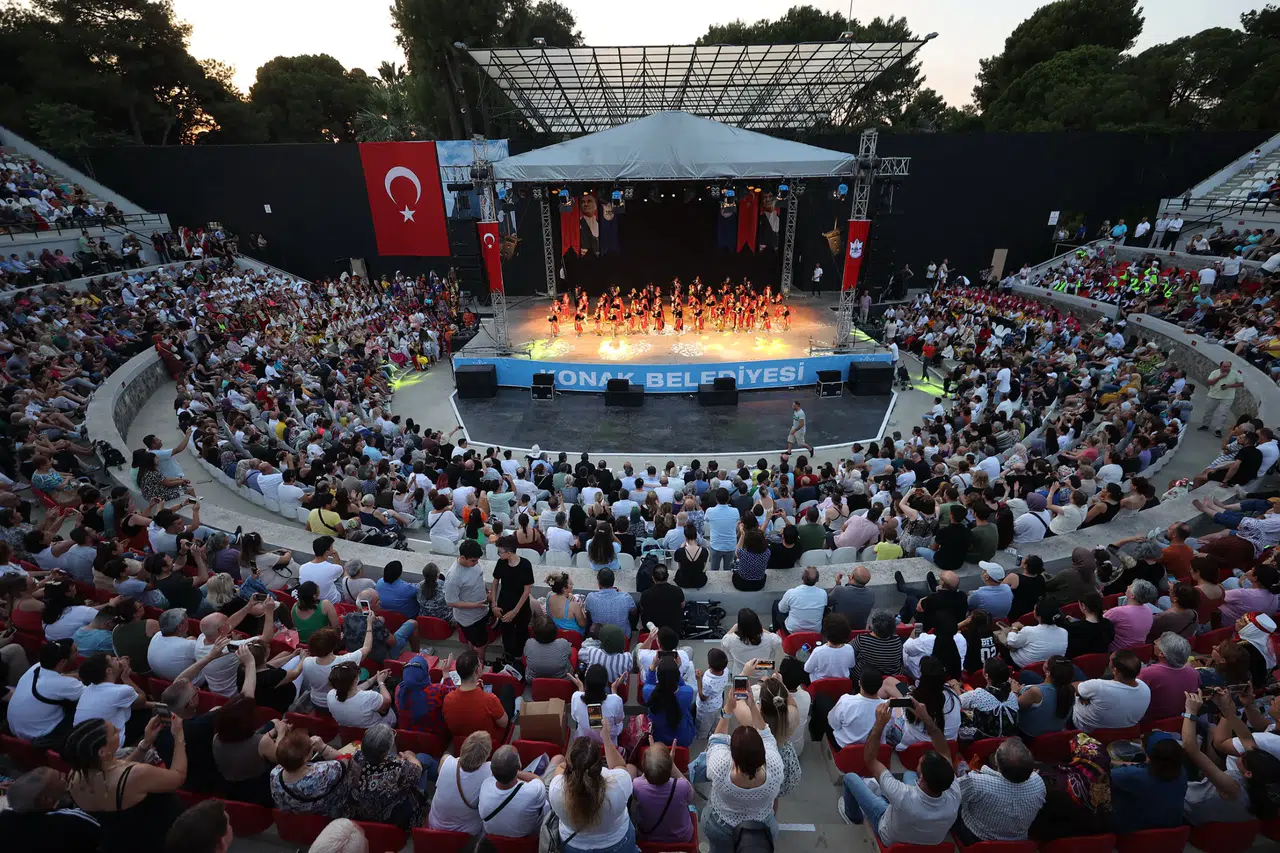Konak’ın Halk Oyunları Şenliği’nde 20. yıl gururu yaşanacak