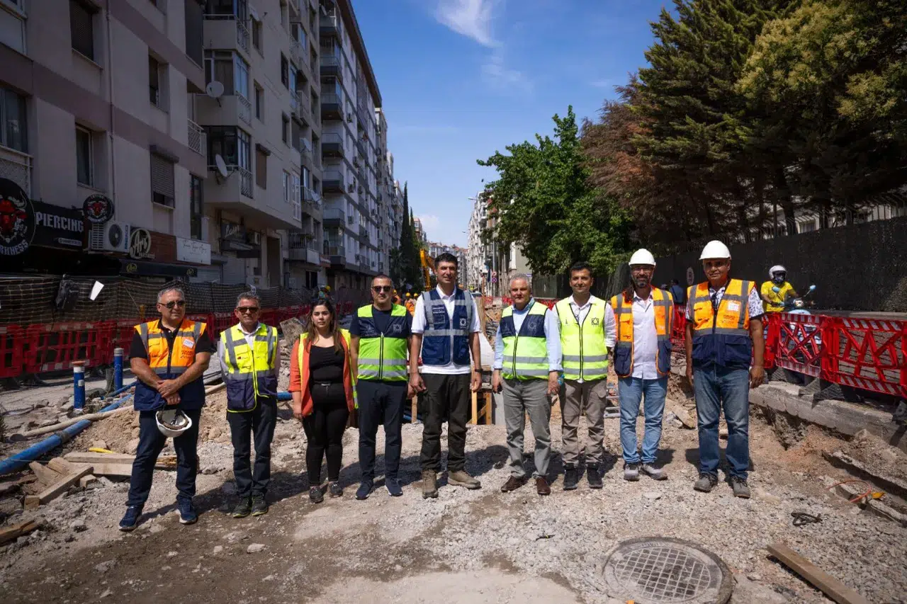 İzmir’de 3 milyar liralık alt yapı dönüşümü sürüyor