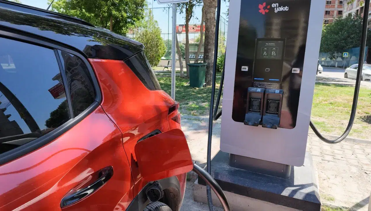 Bayraklı’da 10 noktada 20 şarj ünitesi