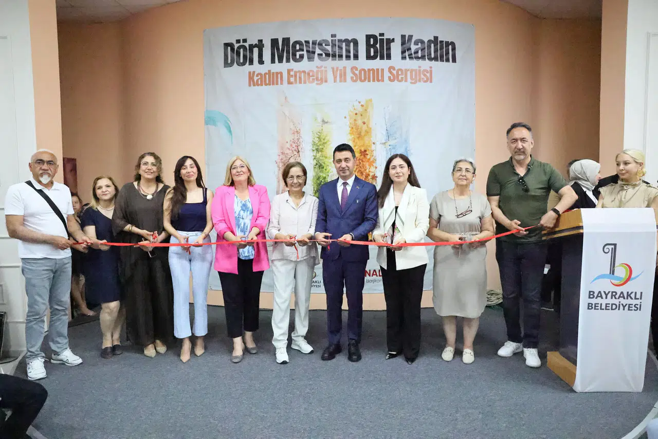 Bayraklı'nın üreten kadınları eserlerini sergiledi
