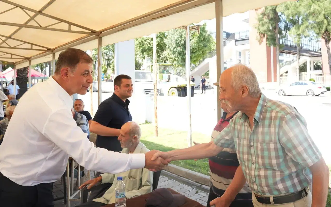 Başkan Tugay asfalt çalışmalarını yerinde inceledi