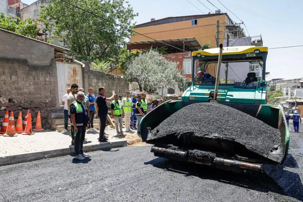 İzmir’in yollarında yoğun çalışma... Tugay sahada inceledi