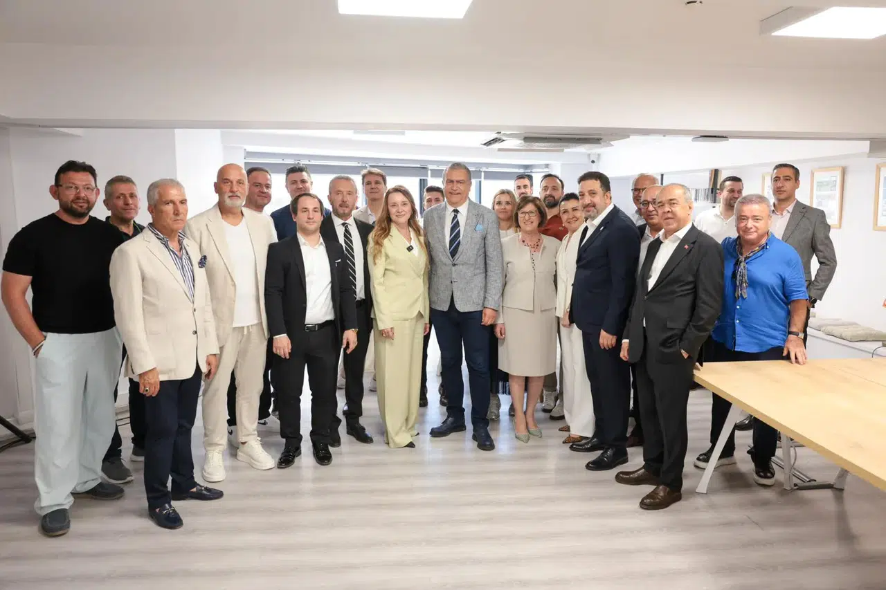 Konak’ta iki Cumhuriyet Kütüphanesi daha hizmete açıldı