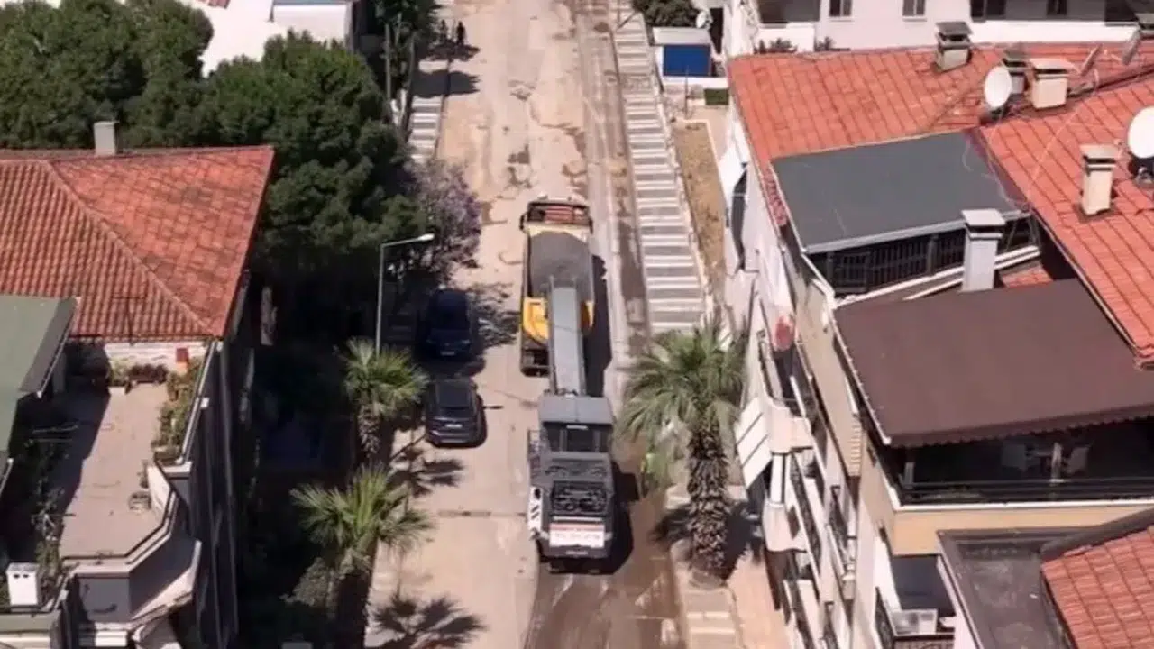 Balçova'da asfalt seferberliği sürüyor